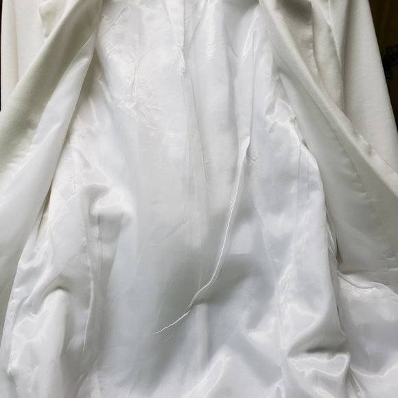 Womens White Lapel Jacket With Pockets - Picture 3 of 5